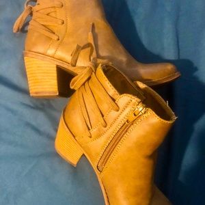 Roxy Women’s Tan Zip Up Leather Ankle Boots, 7